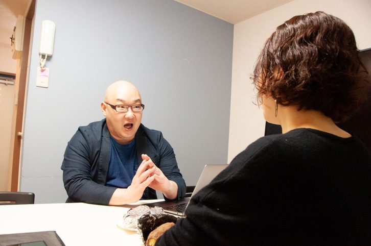 焼き芋の「いい香り」の正体は? 熱波師がアロマの専門家に聞いてみた!