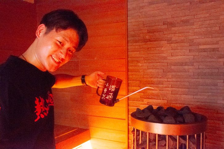焼き芋の香りでととのうことはできるのか? サウナで実験!