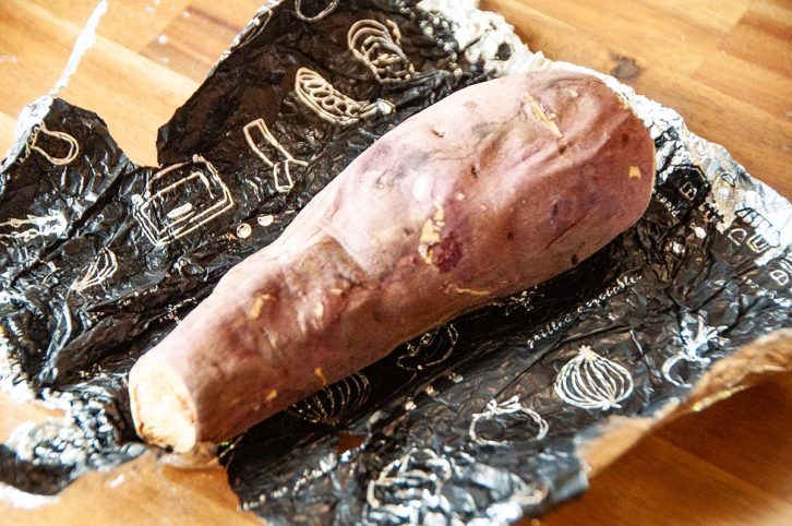 サウナでおいしい焼き芋が作れる? 挑戦したら驚きの結果に!(前編)