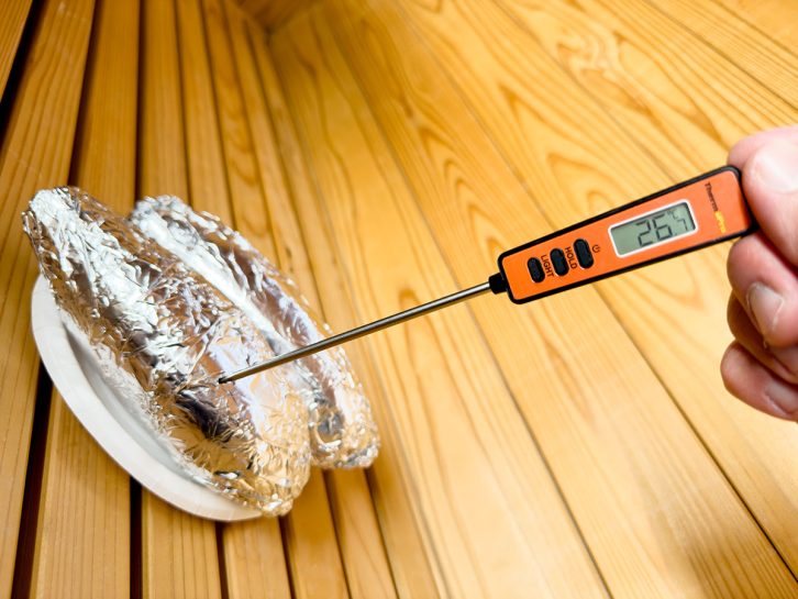 サウナでおいしい焼き芋が作れる? 挑戦したら驚きの結果に!(前編)