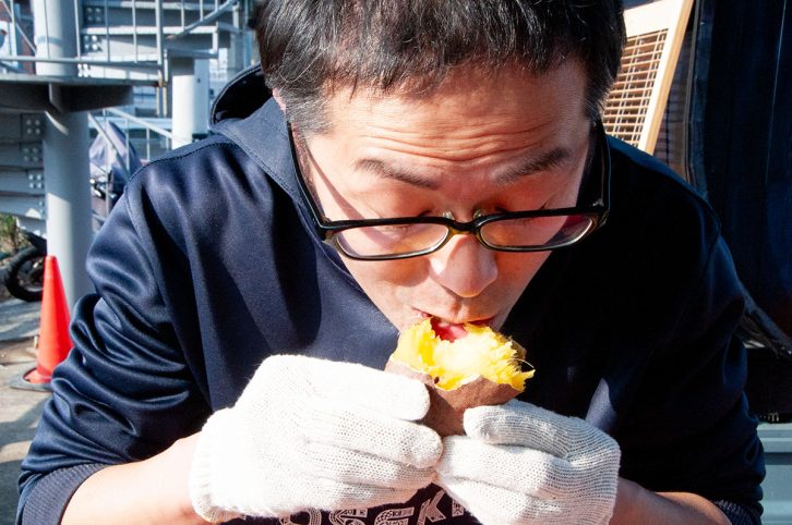 サウナでおいしい焼き芋が作れる? 挑戦したら驚きの結果に!(前編)